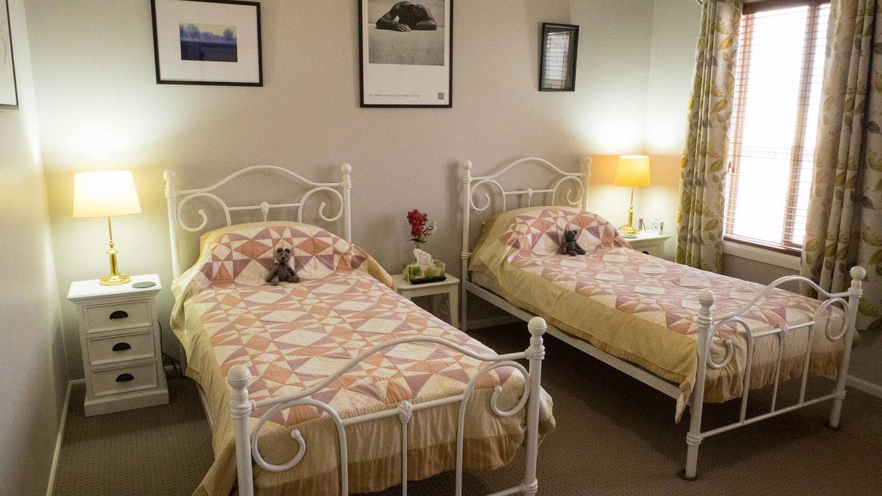 Rezare House Bed & Breakfast ウォラルー エクステリア 写真