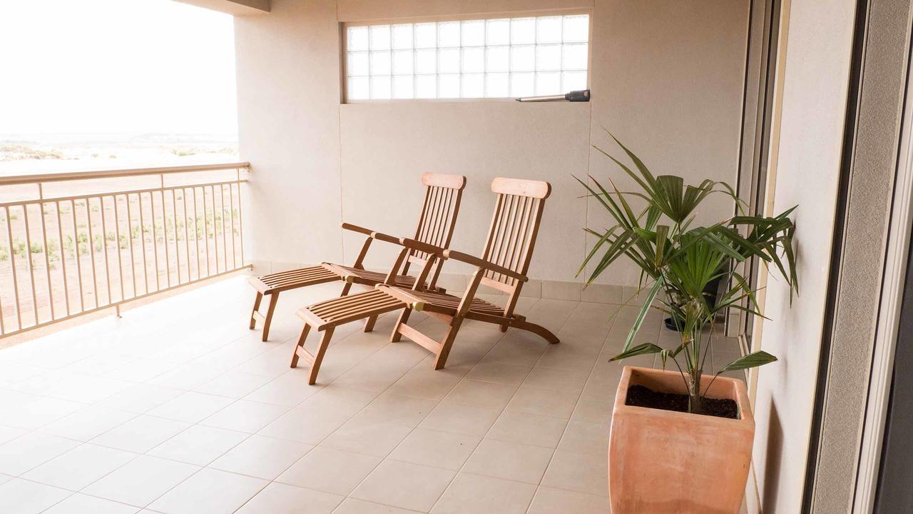 Rezare House Bed & Breakfast ウォラルー エクステリア 写真
