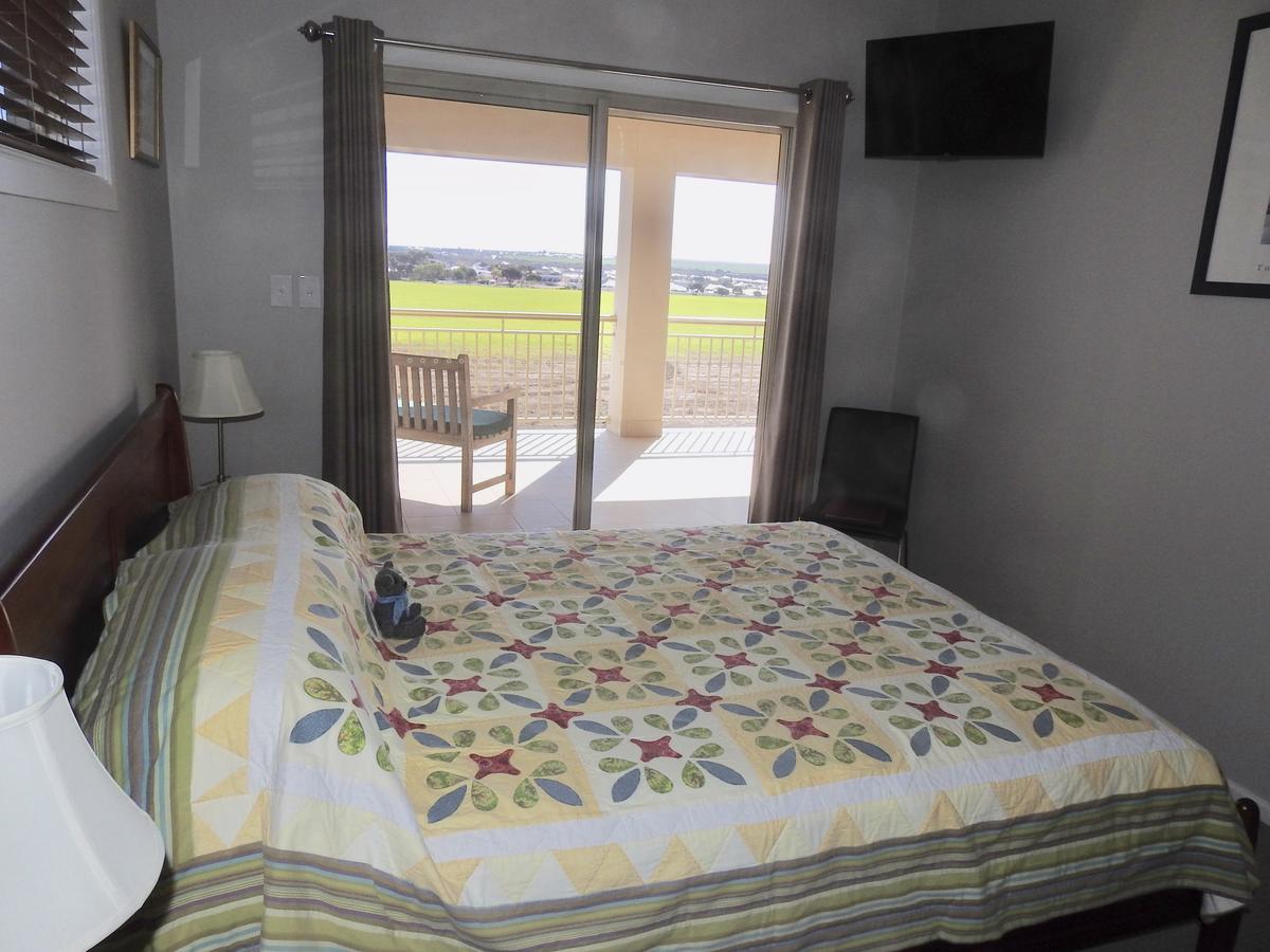 Rezare House Bed & Breakfast ウォラルー エクステリア 写真