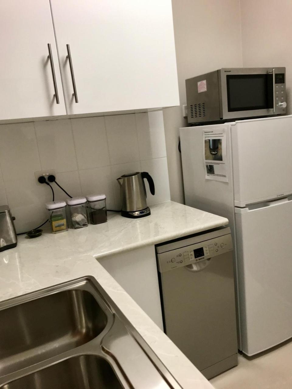 Rezare House Bed & Breakfast ウォラルー エクステリア 写真